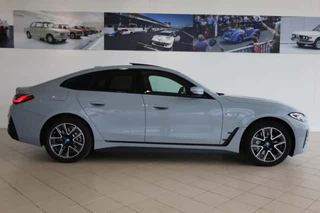 BMW i4 (2023) thumbnail 3