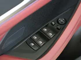 BMW i4 (2023) thumbnail 23