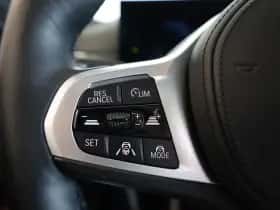 BMW i4 (2023) thumbnail 24