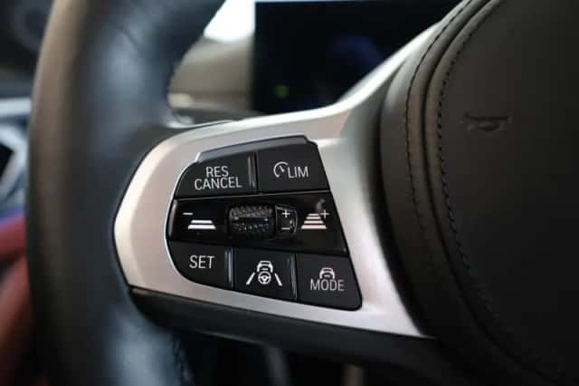 BMW i4 (2023) thumbnail 25