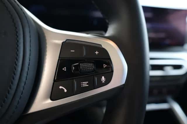BMW i4 (2023) thumbnail 26