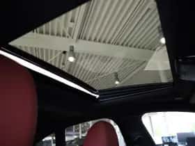 BMW i4 (2023) thumbnail 26