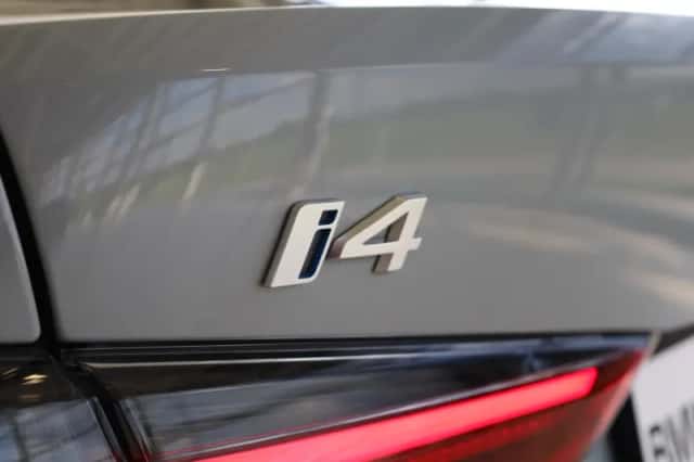 BMW i4 (2023) thumbnail 28