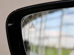 BMW i4 (2023) thumbnail 30