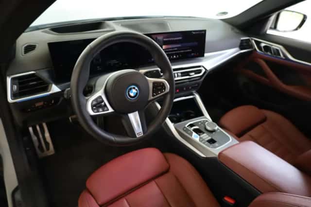 BMW i4 (2023) thumbnail 8