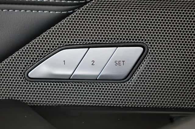 BMW M4 (2021) thumbnail 30