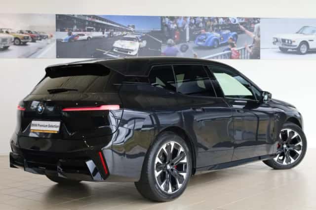 BMW iX (2025) thumbnail 2