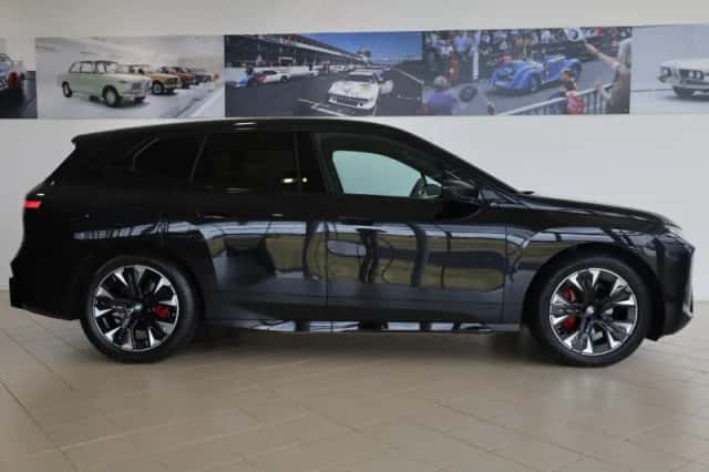 BMW iX (2025) thumbnail 3