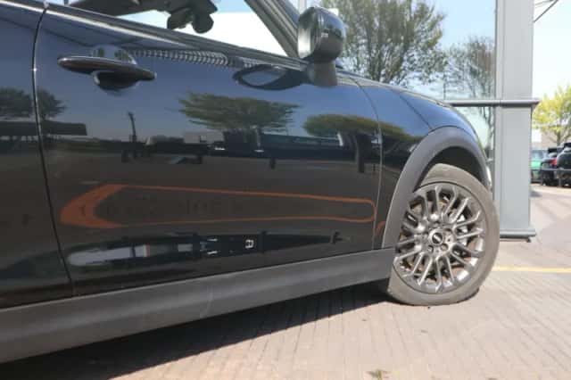 MINI Cabrio (2025) thumbnail 11