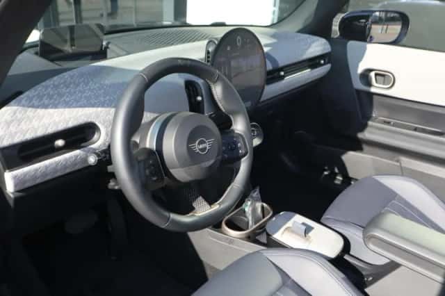 MINI Cabrio (2025) thumbnail 13
