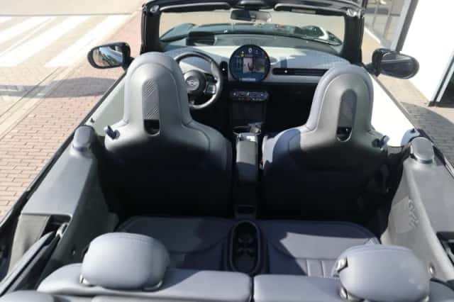 MINI Cabrio (2025) thumbnail 15