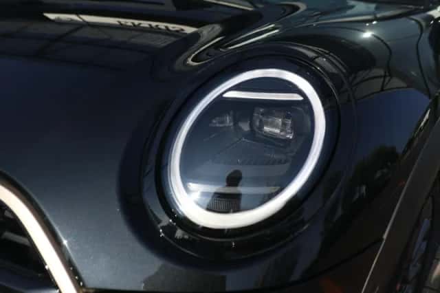 MINI Cabrio (2025) thumbnail 8