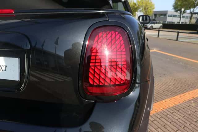 MINI Cabrio (2025) thumbnail 10