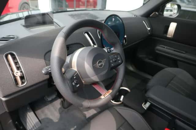 MINI Countryman (2026) thumbnail 16