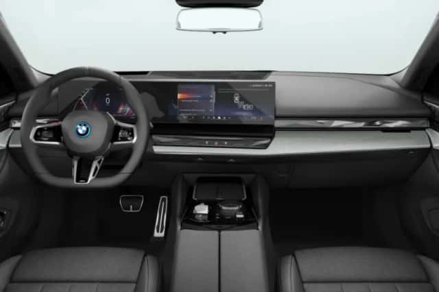 BMW i5 (2026) thumbnail 3