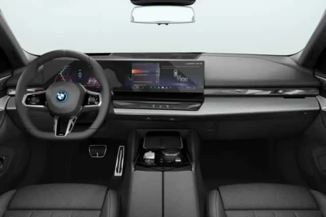 BMW i5 (2026) thumbnail 3