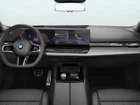 BMW i5 (2026) thumbnail 3