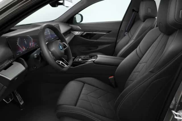 BMW i5 (2026) thumbnail 4
