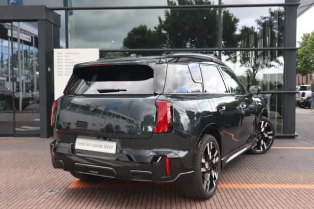 MINI Countryman (2025) thumbnail 2