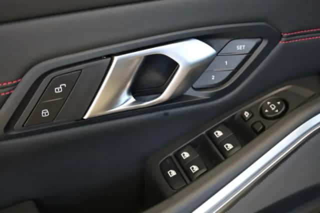 BMW M3 (2023) thumbnail 24