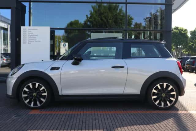 MINI Electric (2021) thumbnail 4