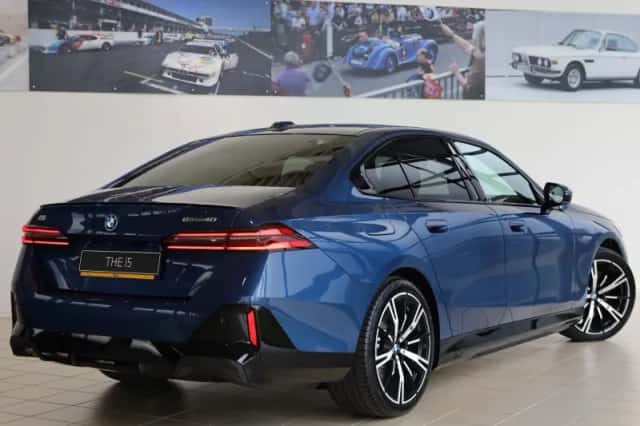 BMW i5 (2026) thumbnail 2