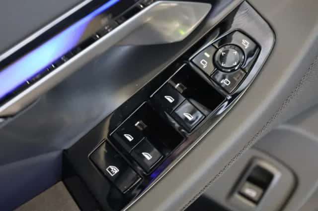 BMW i5 (2026) thumbnail 24