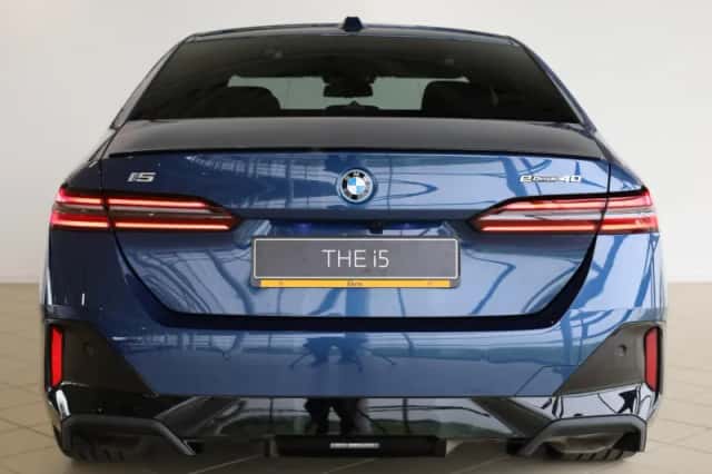BMW i5 (2026) thumbnail 5