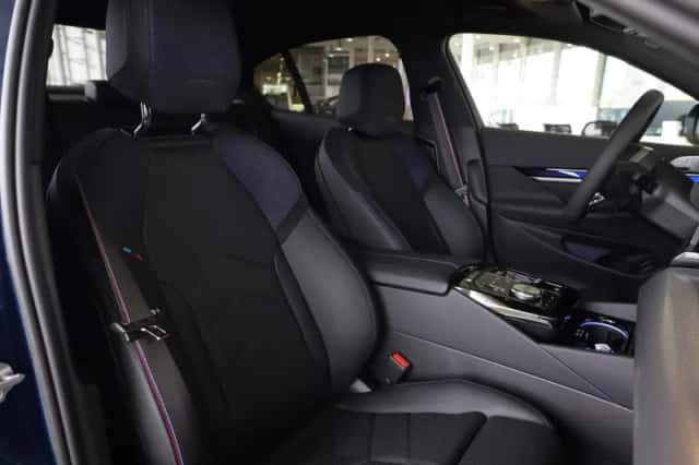 BMW i5 (2026) thumbnail 8
