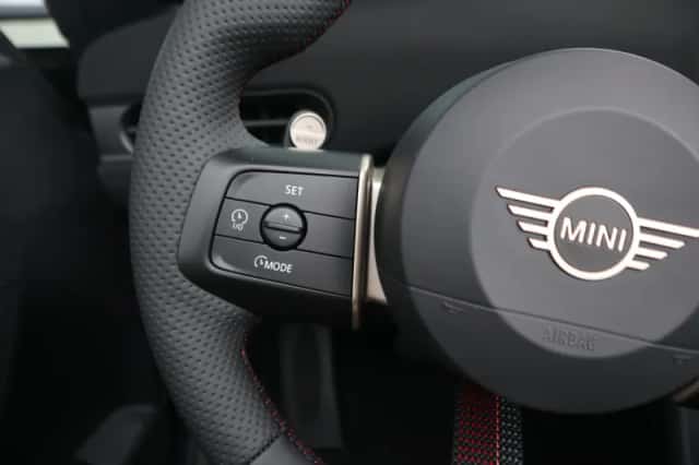 MINI Cabrio (2026) thumbnail 15
