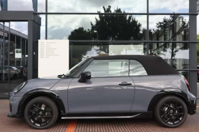 MINI Cabrio (2026) thumbnail 5