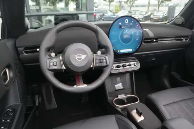 MINI Cabrio (2026) thumbnail 9