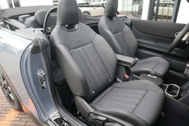 MINI Cabrio (2026) thumbnail 10