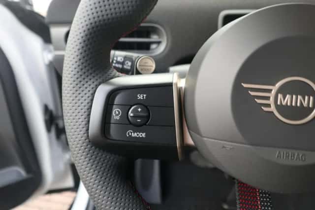 MINI Cooper (2026) thumbnail 13