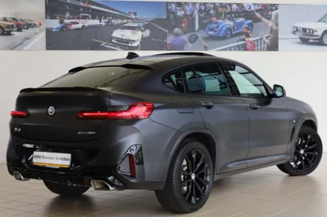 BMW X4 (2022) thumbnail 2