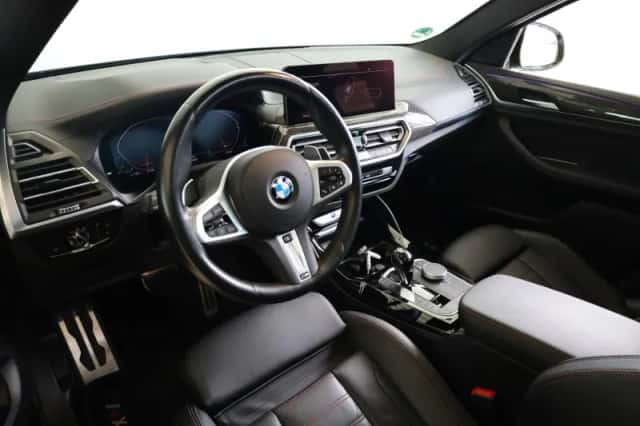 BMW X4 (2022) thumbnail 8