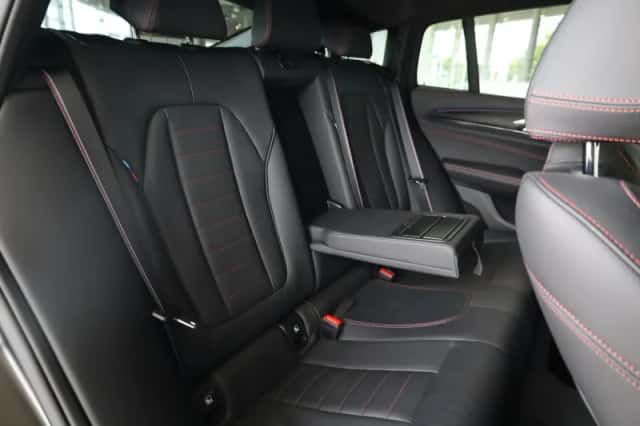 BMW X4 (2022) thumbnail 10