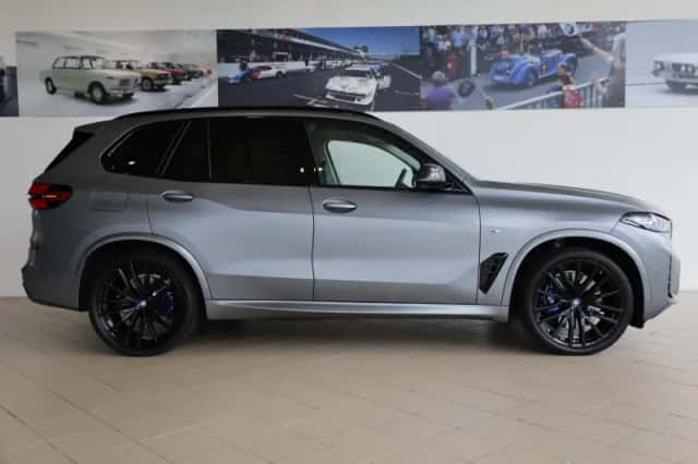 BMW X5 (2025) thumbnail 3