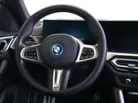 BMW i4 (2023) thumbnail 11