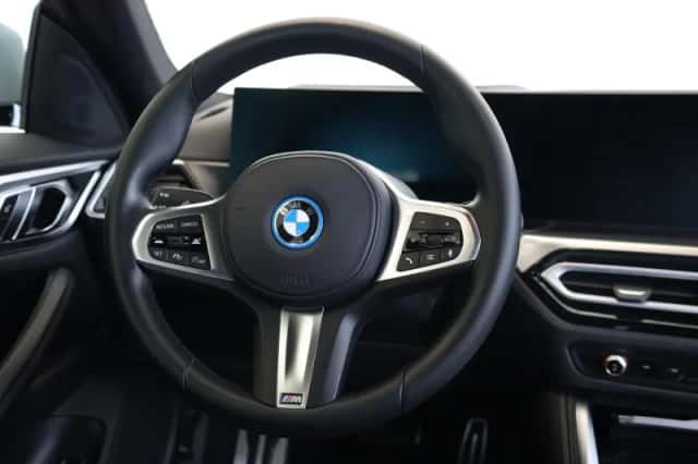 BMW i4 (2023) thumbnail 12