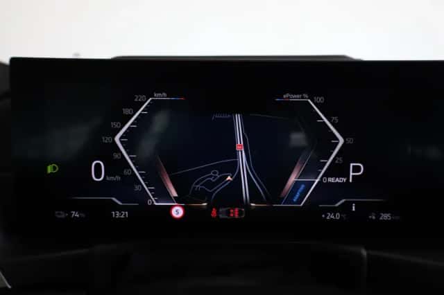 BMW i4 (2023) thumbnail 13