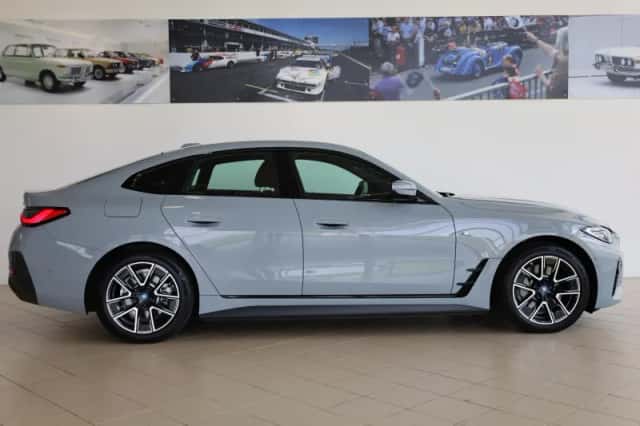 BMW i4 (2023) thumbnail 3