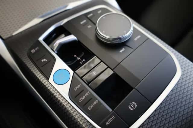 BMW i4 (2023) thumbnail 22