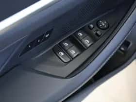 BMW i4 (2023) thumbnail 23