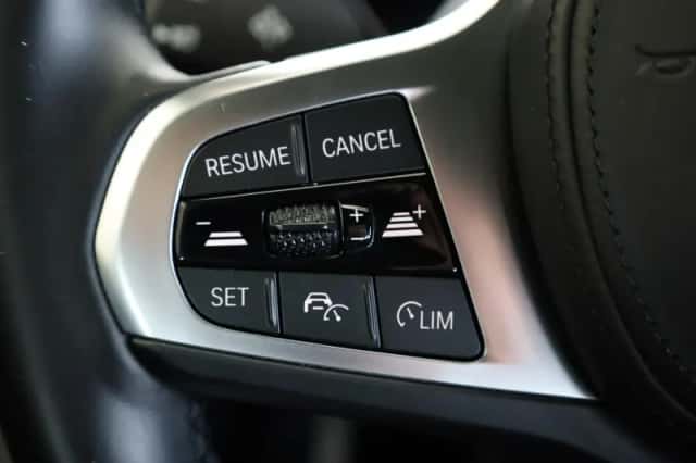 BMW i4 (2023) thumbnail 26
