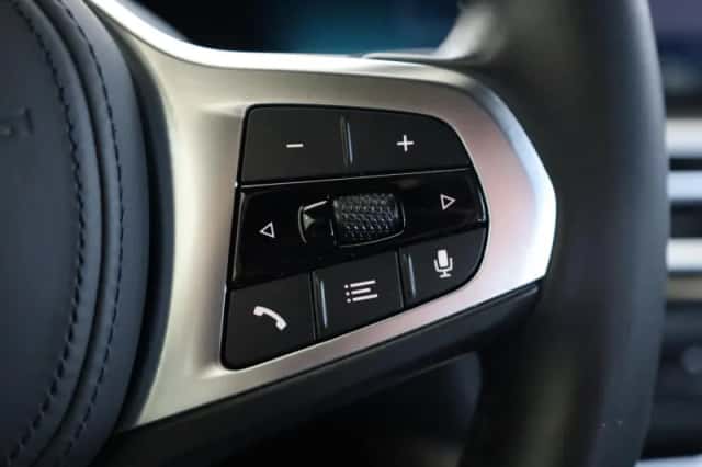 BMW i4 (2023) thumbnail 27