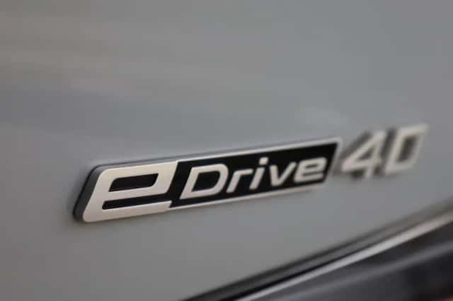 BMW i4 (2023) thumbnail 30