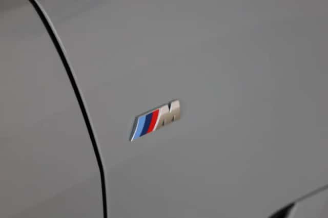 BMW i4 (2023) thumbnail 32