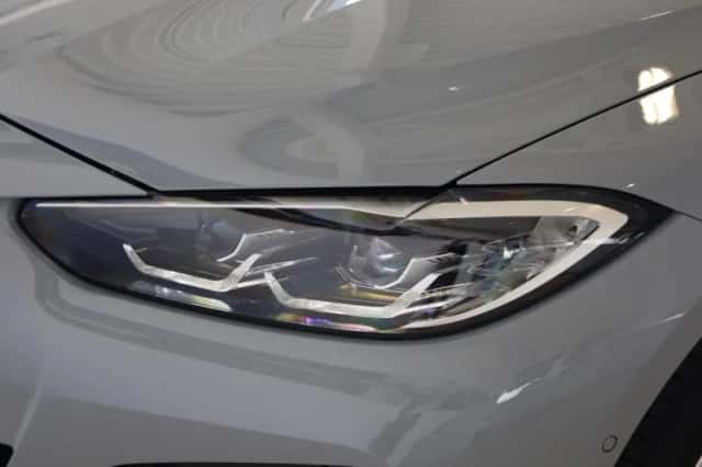 BMW i4 (2023) thumbnail 33