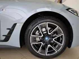 BMW i4 (2023) thumbnail 6